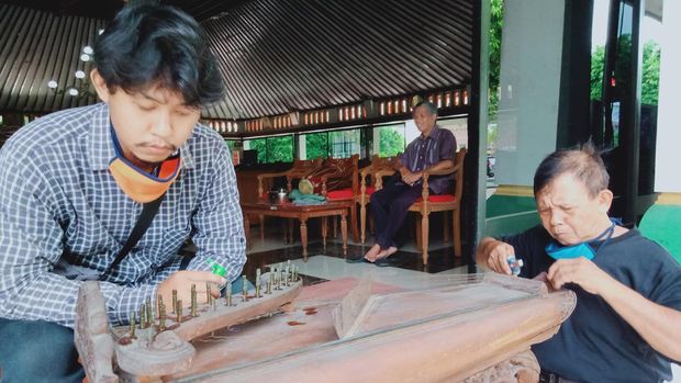 Penglaras Gamelan asal Klaten