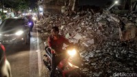 Sebanyak 55 KK dari 200 warga terdampak pengusuran itu.