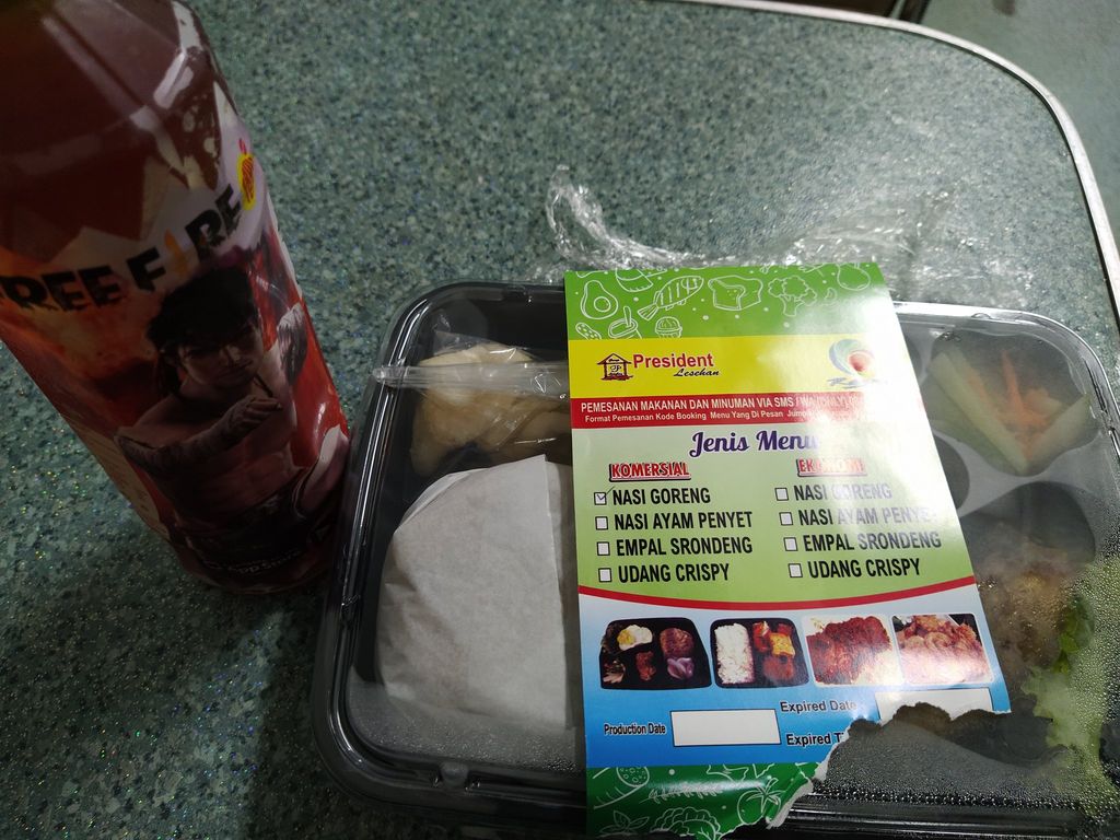 Pria Ini Kaget Harga Nasgor di Kereta Ekonomi Rp 45 Ribu