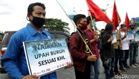 Juru Bicara Majelis Pekerja Buruh Indonesia (MPBI) Yogyakarta, Irsyad Ade Irawan, mengatakan aksi ini melibatkan seluruh elemen serikat buruh. Di mana pihaknya meminta naiknya UMP dibarengi dengan adanya kenaikan UMK sesuai dengan KHL.