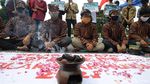 Protes Kenaikan UMP, Buruh di Yogyakarta Gelar Aksi Teatrikal