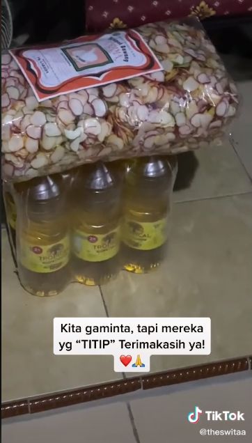 Satu Keluarga Ini Buka Warung Makan Gratis Buat yang Terdampak Corona