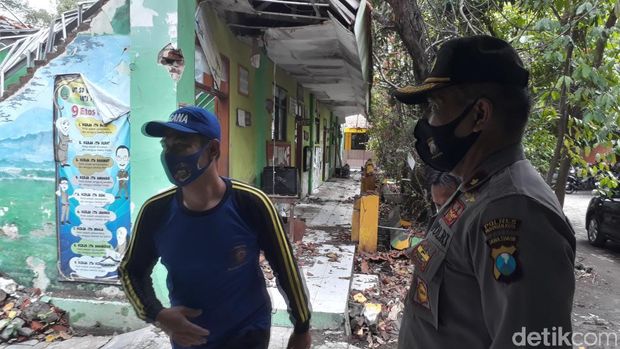 SDN Gentong Pasuruan yang Ambruk
