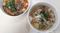 Kedai Mie Gumurih menawarkan soto mie yang tak kalah enak. Risolnya memiliki isian bihun yang terbilang banyak. Dipadukan dengan kuah gurih dan sedap. Foto: detikcom