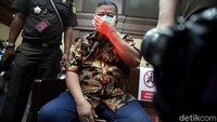 Terdakwa kasus suap terkait pengurusan red notice dan penghapusan daftar pencarian orang (DPO) untuk Joko Soegiarto Tjandra alias Djoko Tjandra, Tommy Sumardi, mengajukan diri sebagai justice collaborator (JC). Tommy menilai dirinya pantas mengajukan JC karena telah mengungkap kebenaran.