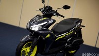 Ada dua varian yang ditawarkan yaitu All New Aerox 155 Connected / ABS dan All New Aerox 155 Connected. untuk All New Aerox 155 Connected / ABS hadir dalam dua warna spesial yaitu Prestige Silver dan Maxi Signature Black. Sementara untuk tipe All New Aerox 155 Connected ditawarkan dengan 4 pilihan warna yang meliputi Dark Grey Yellow, Matte Black Cyan, Red dan Black.