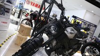 Tampilan Yamaha XSR155 dari Lembinc jadi lebih kekar, dengan konsep urban Scrambler ala motor penjelajah. Terutama pada bagian kaki-kaki yang makin gahar. Foto: Agung Pambudhy