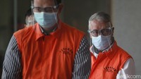 Alex mengatakan kasus dugaan korupsi tersebut menggunakan modus kontrak fiktif.