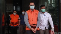 Perbuatan para tersangka mengakibatkan terjadinya kerugian keuangan negara pada PT DI (Persero) senilai Rp 202.196.497.761 dan USD 8.650.945. Sehingga total kerugian negara lebih-kurang Rp 315 miliar dengan asumsi kurs 1 USD adalah Rp 14.600.