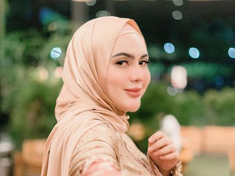 Anggita Sari yang kini sudah mantap berhijab