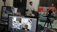 Direktur Jenderal Aplikasi Informatika (Aptika) Kementerian Komunikasi dan Informatika Samuel Abrijani Pangerapan, Founder Inovator 4.0 Budiman Sudjatmiko, Pakar Hukum Telematika, Dekan Fakultas Hukum UI Edmon Makarim menjadi pembicara dalam Diskusi Daring “Inovasi Teknologi di Masa Pandemi: Solusi untuk Negeri”, Senin (2/10/2020). 