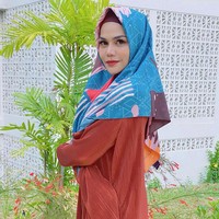 DJ Katty Butterfly, wanita yang mempunyai nama asli Poltee Kattarey ini mengunggah di akun Instagramnya @dj_kattybutterfly36, bahwa ia sudah resmi memeluk agama Islam. DJ Katy Butterfly menjadi mualaf tepat di hari ulang tahunnya. DJ Katty Butterfly mengaku keputusannya untuk masuk Islam datang dari hati. Dan keinginannya menjadi mualaf ini mendapatkan dukungan dari orangtuanya. Selain itu, dia juga ingin meninggalkan stigma yang melekat pada dirinya yaitu sebagai DJ. Foto: Dok. Instagram @dj_kattybutterfly36.