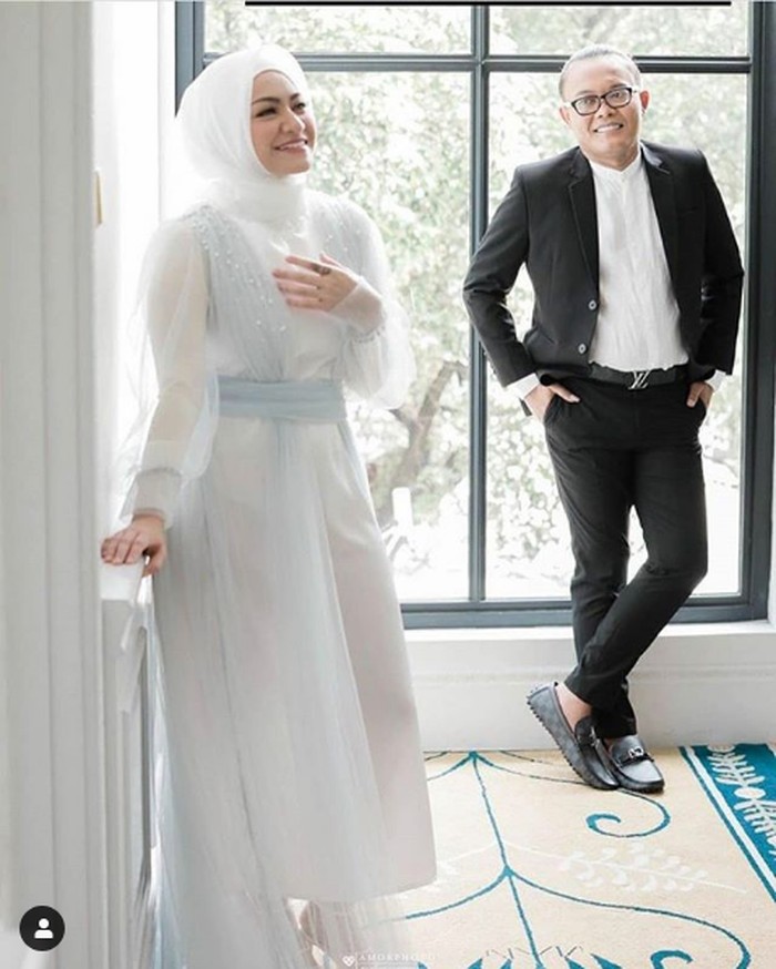 Foto Mesra Sule dan Nathalie Holscher Foto Mesra Sule dan Nathalie Holscher
