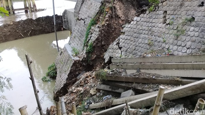 jembatan Glendeng yang menghubungkan Kabupaten Tuban dan Bojonegoro akan ditutup total selama sepekan.