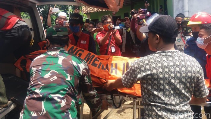 Jenazah Bunda Maya