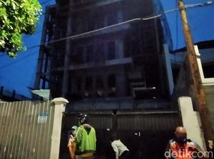 Polisi Periksa 3 Saksi Insiden Lift Proyek Showroom Anjlok di Surabaya