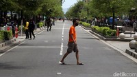Pembatasan kendaraan bermotor yang masuk Jalan Malioboro membuat pengunjung leluasa menikmati kawasan Malioboro.