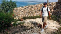 Banyak foto Ibnu Jamil di Sumba tampaknya dijepret oleh Ririn Ekawati. (Foto: dok. Instagram @ibnujamilo)