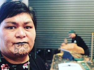 Tato Menlu Selandia Baru dari Suku Maori yang Sakral dan Seperti Paspor