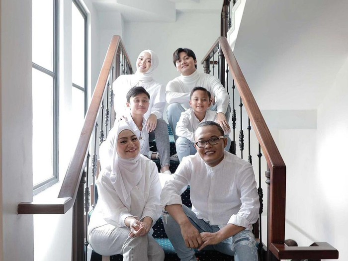 Nathalie Holscher dan Keluarga Sule