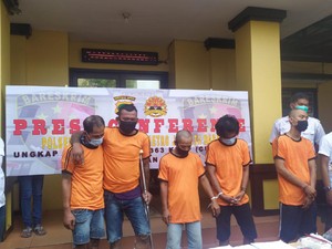 Terekam CCTV, Spesialis Curanmor Berkaus Doraemon Ditangkap di Jakbar