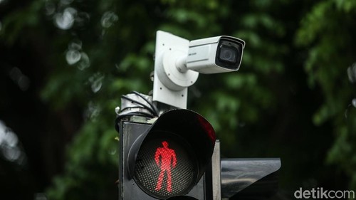 Aksi begal terhadap pesepeda di Jakarta tengah marak. Polda Metro Jaya meminta Pemprov DKI Jakarta menambah kamera CCTV di jalan-jalan Ibu Kota.