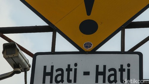 Aksi begal terhadap pesepeda di Jakarta tengah marak. Polda Metro Jaya meminta Pemprov DKI Jakarta menambah kamera CCTV di jalan-jalan Ibu Kota.