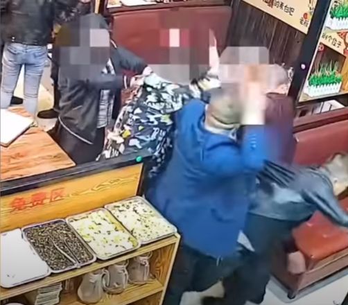 Rebutan Toilet, Pengunjung Restoran Ini Saling Siram Kuah Hot Pot Panas