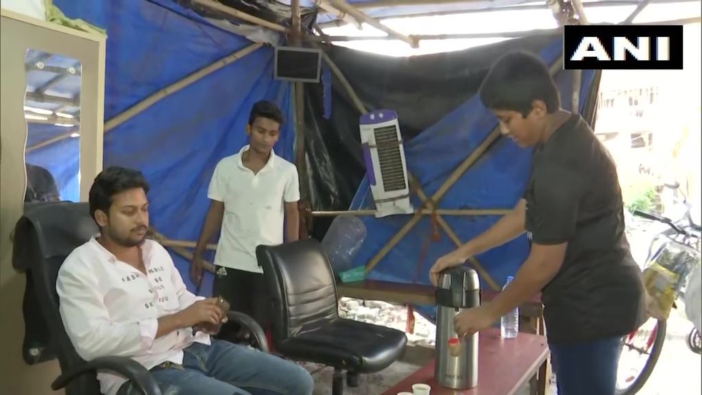 Kisah Subhan, Remaja 14 Tahun Jualan Teh Demi Bantu Ibunya yang Baru di-PHK