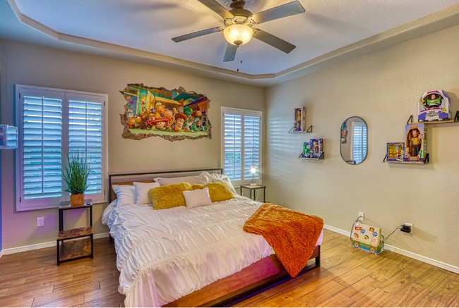 Ini adalah tampilan dari salah satu kamar tidurnya. Terlihat cukup nyaman bukan? Foto: dok. airbnb.com/h/myexperiencematters