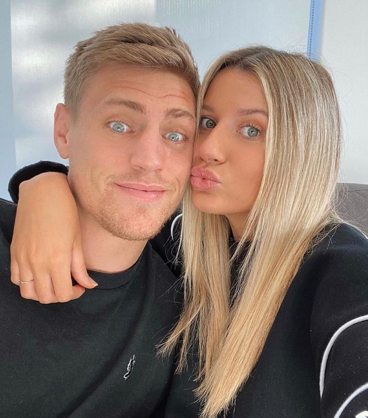 Siblings https://www.instagram.com/p/CGIUbRlBd5A/