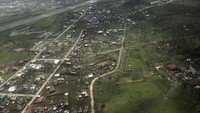 Dilansir AFP dan Channel News Asia, Senin (2/11/2020) pulau Catanduanes dan provinsi Albay di dekatnya yang berada di pulau terpadat Luzon harus menerima dampak dari Topan Goni, yang membawa kecepatan angin maksimum 225 km/jam ketika menghantam pantai timur pada hari Minggu (1/11/2020). Philippine Coast Guard via AP  