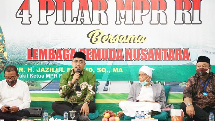 Sosialisasi Empat Pilar MPR kepada para santri Pesantren Qamarul Huda Bagu, Lombok Tengah, Nusa Tenggara Barat.