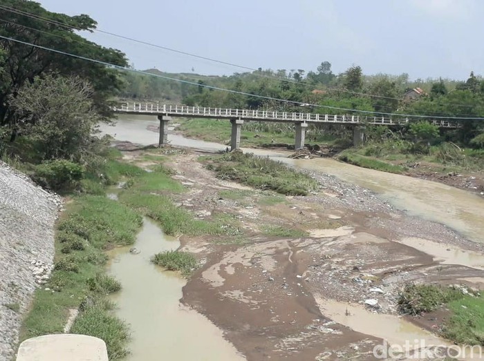 Sungai Babakan, Kecamatan Ketanggungan, Kabupaten Brebes, Selasa (3/11/2020).