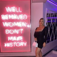 Selama sekolah orang-orang menyebutku Vicky Payudara Besar yang kebanyakan orang merasa lucu dan aku akan menertawainya dan itu menjadi sebuah kebiasaan. Tapi setiap kali aku mendengar itu aku ingin menangis dan tidak pernah keluar, ujarnya. Foto: Instagram @viicckkyx