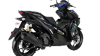 Secara umum, varian MotoGP ini memiliki fitur-fitur yang identik dengan versi standar. Perbedaan hanya terletak di bagian grafis, di mana NVX 155 MotoGP ini menggunakan warna hitam, yang dibalut dengan grafis khas motor tim Monster Energy Yamaha. Foto: Yamaha