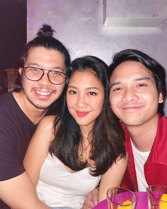 Romantisnya Baskara Mahendra saat Makan Bareng Sherina Munaf