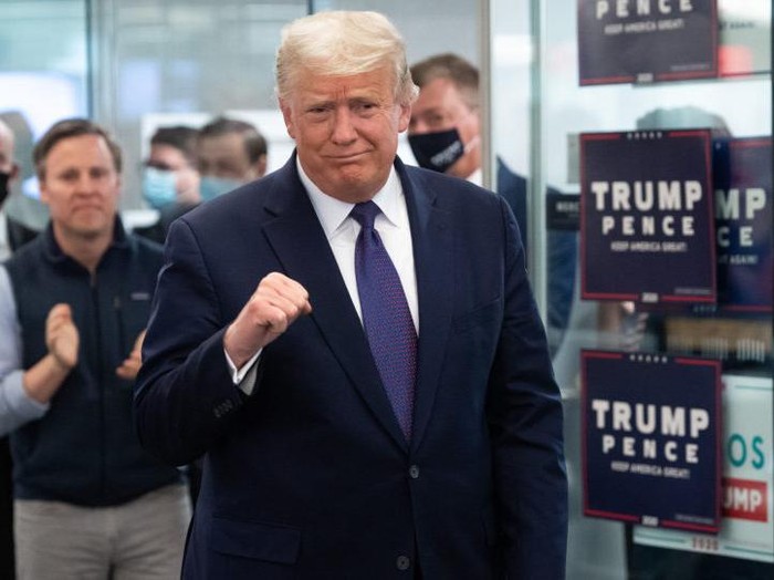 Buah dan Sayur Bentuk Donald Trump Ini Laris Manis