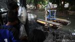 Cegah Banjir, Kali Sentiong Dikeruk