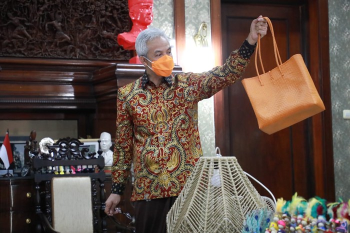 Gubernur Jawa Tengah Ganjar Pranowo punya caranya tersendiri untuk membangkitkan ekonomi, khususnya di Jawa Tengah.