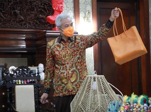 Cara Ganjar Bangkitkan Ekonomi Jateng, Nge-Vlog hingga Open Endorse