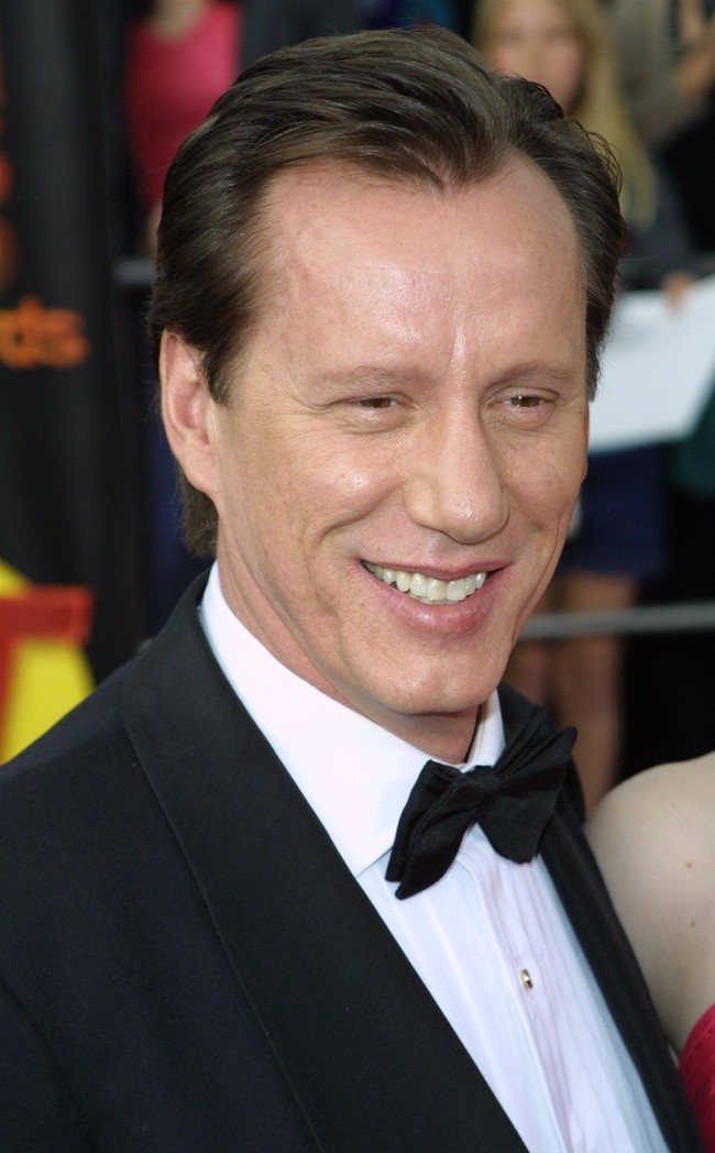 James Woods termasuk salah satu simpatisan presiden yang memiliki slogan Make America Great Again itu. Di media sosial, aktor nomine Oscar ini aktif mengunggah dukungannya untuk Trump di pilpres AS 2020 dan mencibir kinerja pendahulunya, Barack Obama. (Foto: Getty Images/Jason Kirk)