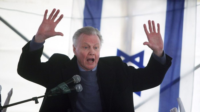JERUSALEM, ISRAEL - JANUARY 31:  (Israel OUT)  Actor Jon Voight speaks during a corner stone dedication ceremony for a new Jewish settlement on January 31, 2011 at Beit Orot, between Mount Scopus and Mount of Olives, in East Jerusalem, Israel.  According to reports, Former Arkansas Gov. and possible Republican presidential candidate Mike Huckabee compared attempts at preventing Jewish settlers to building in east Jerusalem to housing discrimination in the U.S.   (Photo by Lior Mizrahi /Getty Images)