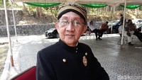 Seniman sekaligus Dalang Wayang Kulit kenamaan asal Kabupaten Karanganyar, Jawa Tengah, Ki Manteb Soedharsono, meninggal dunia, Jumat (2/7/2021). Dalang kelahiran 31 Agustus 1948 ini meninggal dunia karena memiliki komorbid penyakit paru-paru. (Bayu Ardi Isnanto/detikcom)