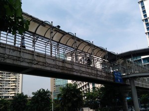 Kondisi JPO di Sudirman yang Bakal Direvitalisasi Punya Jalur Sepeda