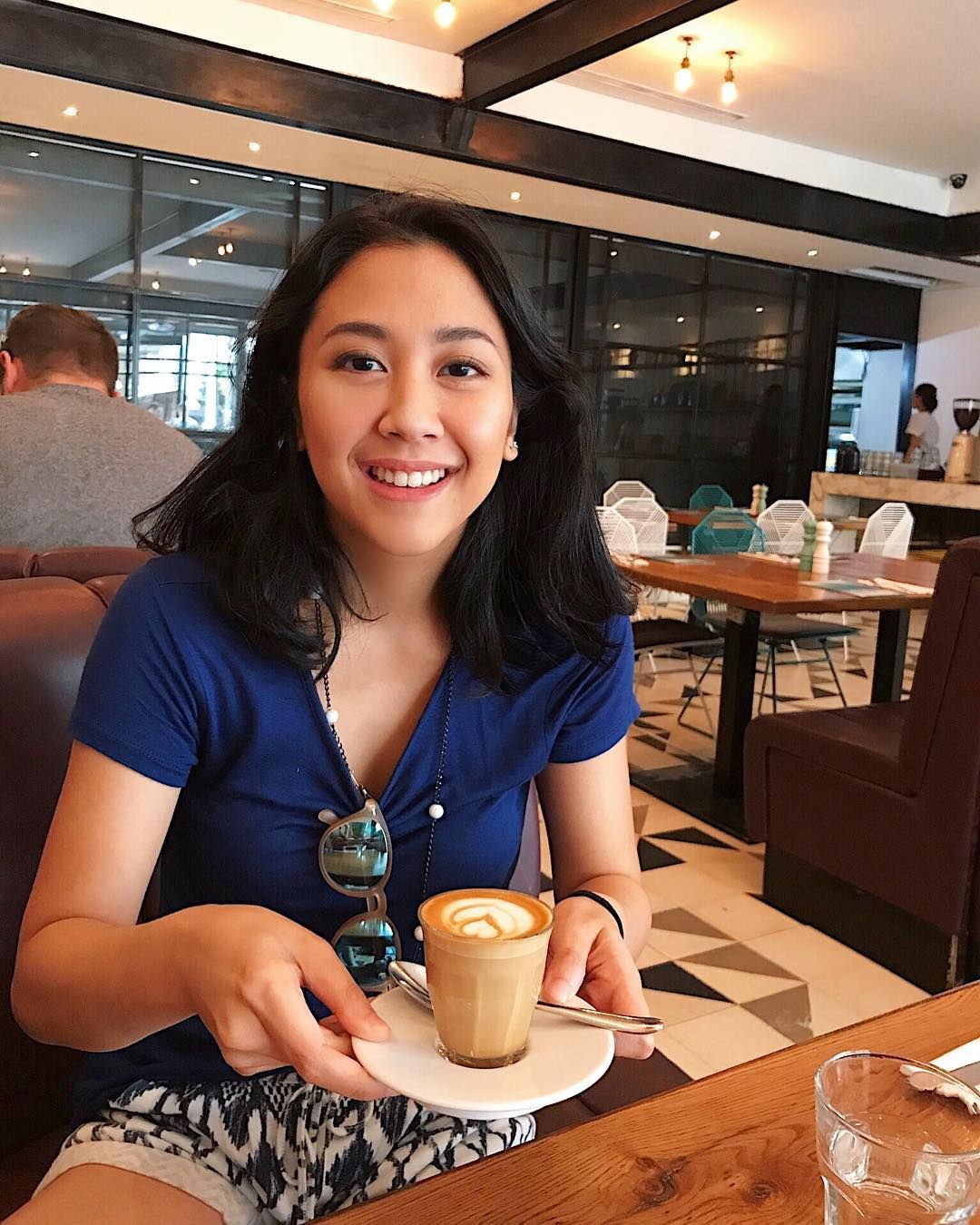 Pilih Jadi Vegetarian, Sherina Munaf Doyan Banget Makan Cokelat dan Ngopi Santai