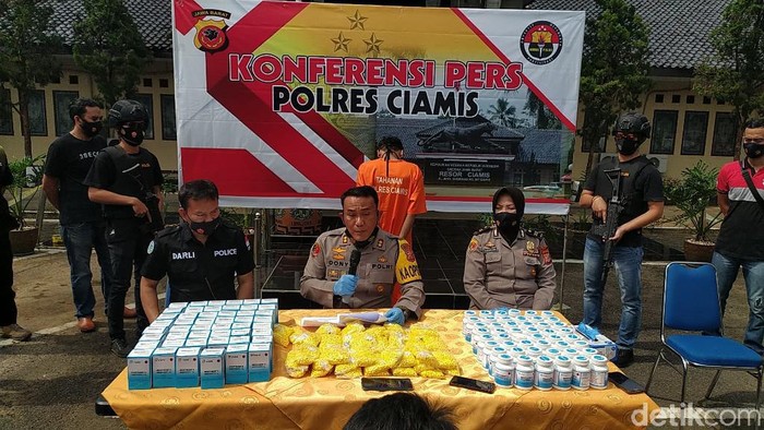 Polisi sita 48 ribu pil hexymer dari pemuda di Ciamis