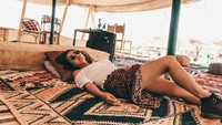 Ratu Felisha bak Ratu Liburan. Di Instagram dia kerap membagikan momen-momen menikmati hidup. (Foto: dok. Instagram @allaboutfelisha) 