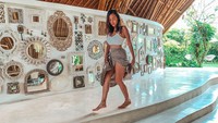 Ratu Felisha kerap membagikan foto-foto berpakaian terbuka di Instagram. (Foto: dok. Instagram @allaboutfelisha) 