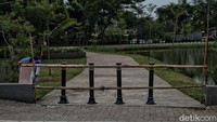 Tutupnya RPTRA pun mendapat perhatian dari sejumlah warga di Ibu Kota. Menurut pengakuan orang tua, saat ini banyak anak-anak mereka yang merindukan tempat bermain yang layak seperti di taman atau RPTRA. 